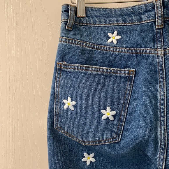NWT New Look Cropped Daisy Denim - Picture 4 of 6